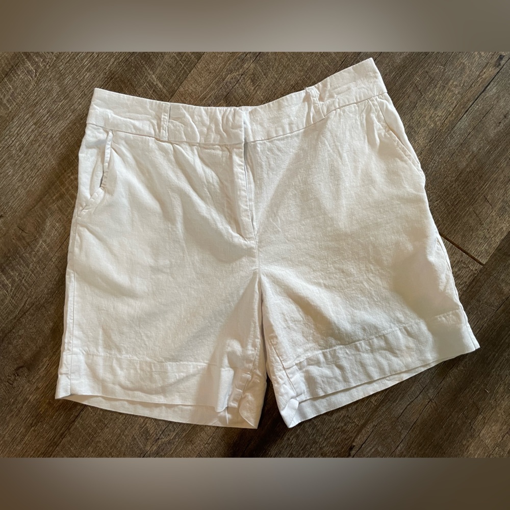 Kenneth Cole White Linen Short Size 8